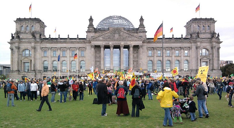 Demo zur Energiepolitik vor dem Bundestag in Berlin 2010
